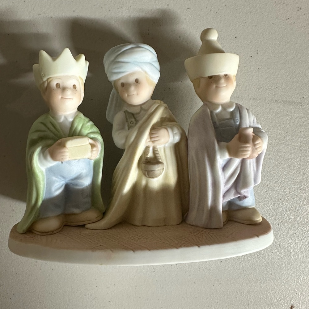 Three Wise Men Figurine Set